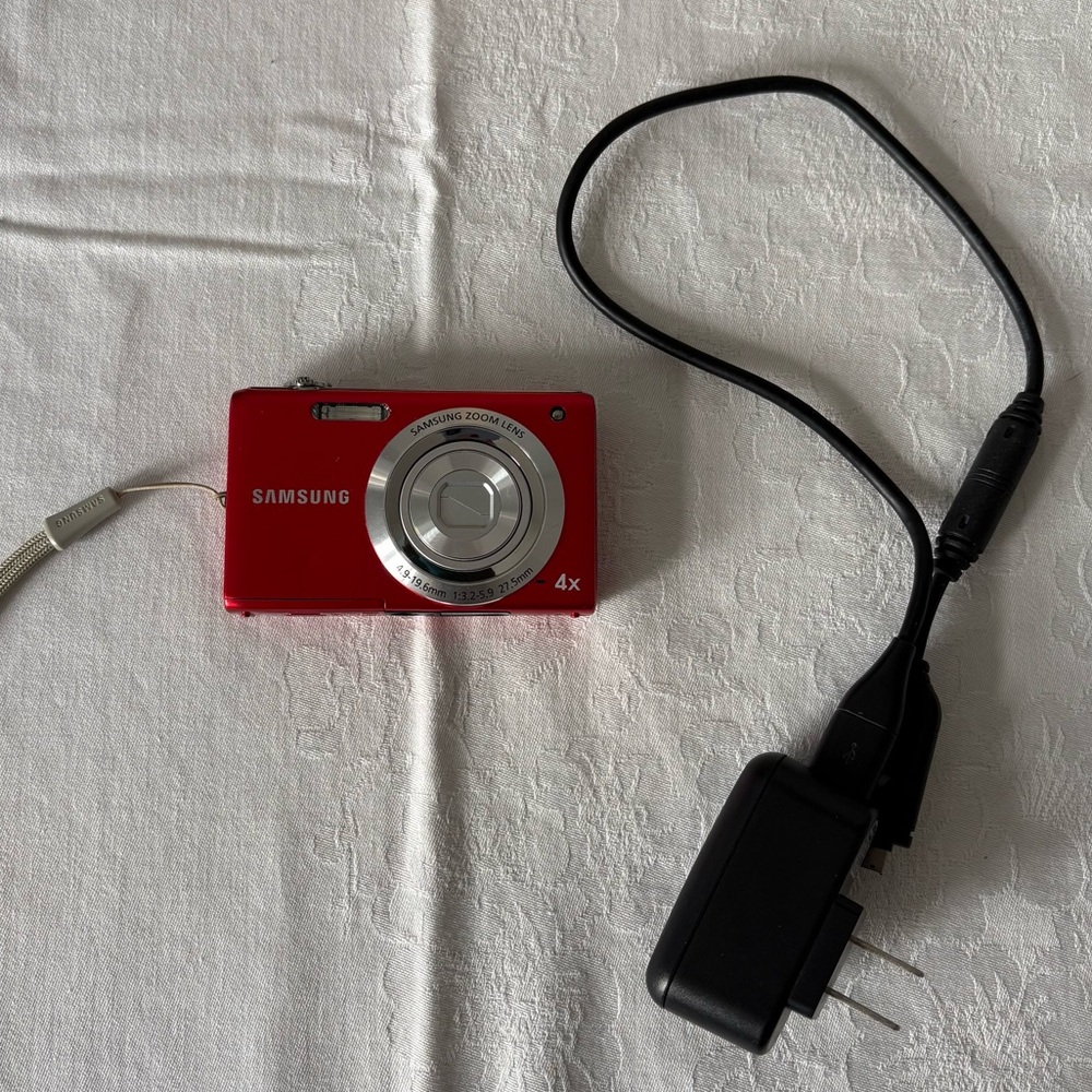 Samsung TL 105 Digital Camera REPAIR OR PARTS Read Description